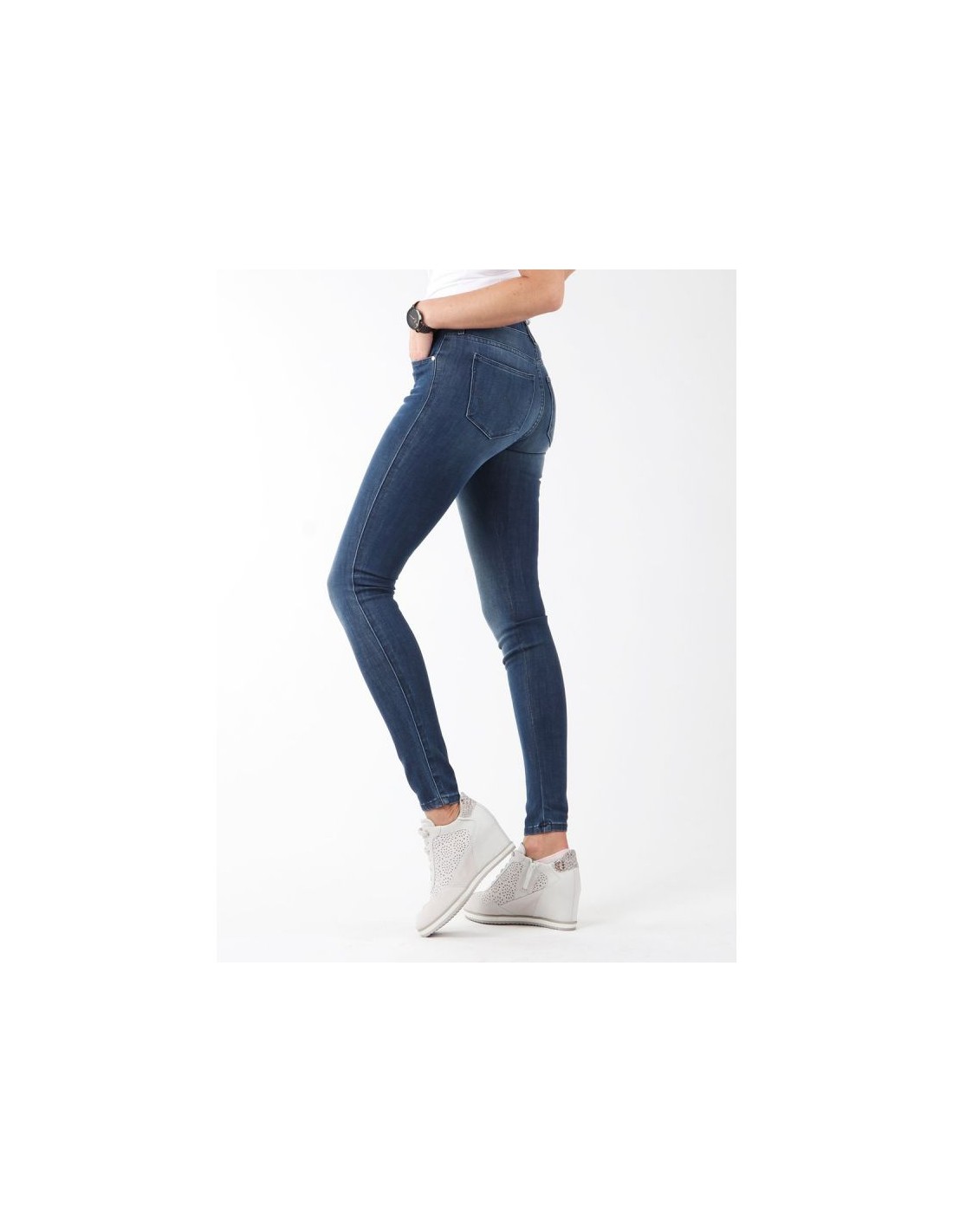 405916-thickbox_default-wrangler-natural-river-γυναικείο-jean-παντελόνι-σε-slim-εφαρμογή-w29jpv95c