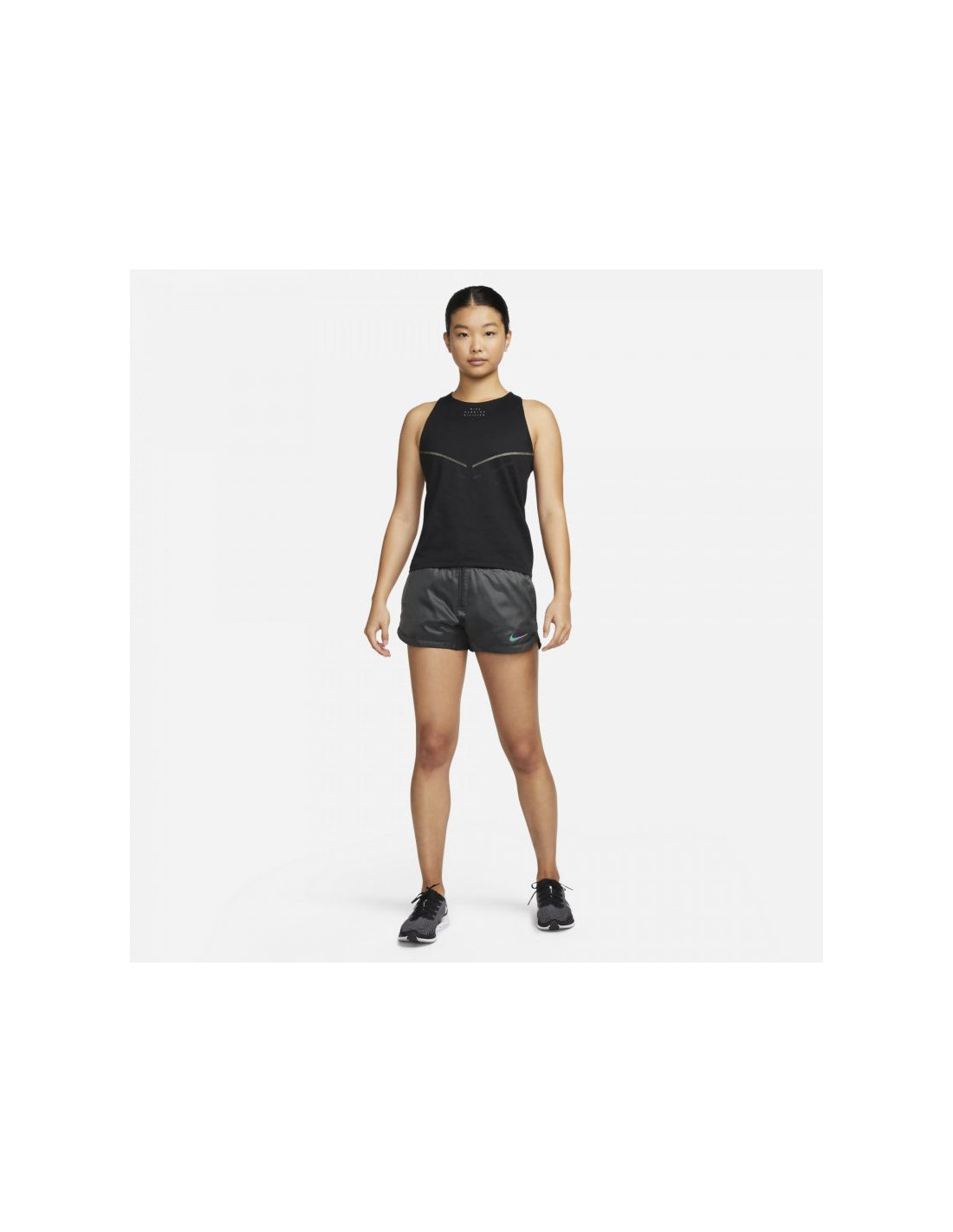 471904-thickbox_default-nike-dri-fit-αθλητικό-γυναικείο-σορτς-μαύρο-dm7560-010