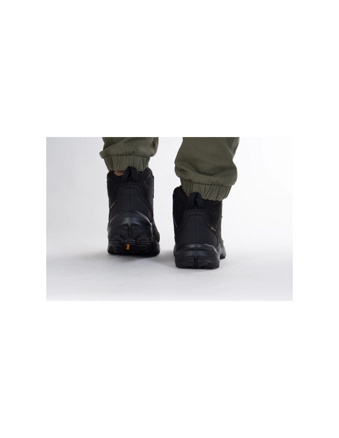 538294-thickbox_default-adidas-terrex-ax4-mid-gtx-hp7401-ανδρικά-ορειβατικά-μποτάκια-αδιάβροχα-με-μεμβράνη-gore-tex-core-black-carbon-grey-four