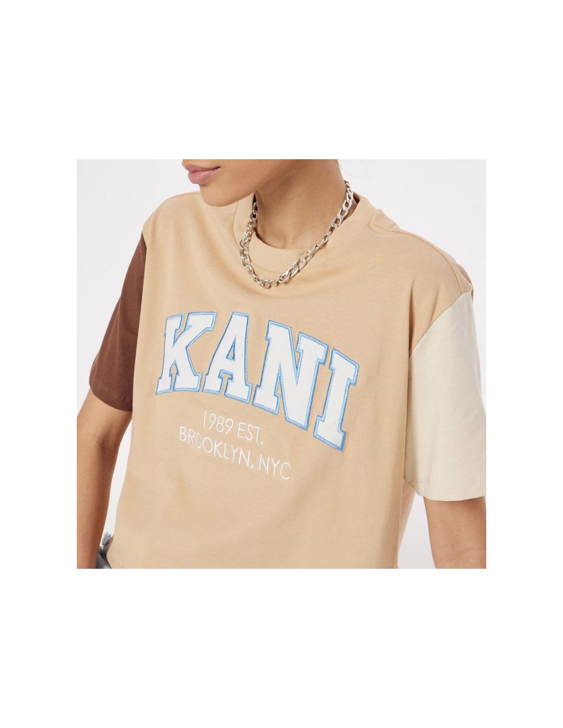 613357-thickbox_default-karl-kani-serif-γυναικείο-crop-t-shirt-6130858