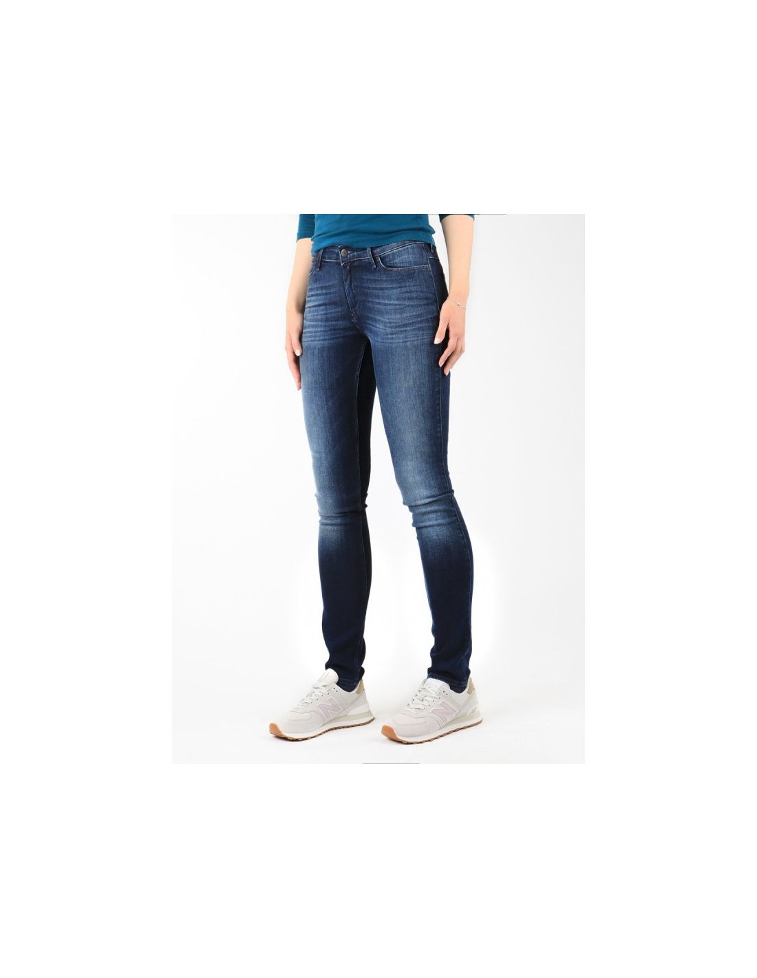 631400-thickbox_default-wrangler-jaclyn-dark-lake-w-w26du468y-jeans