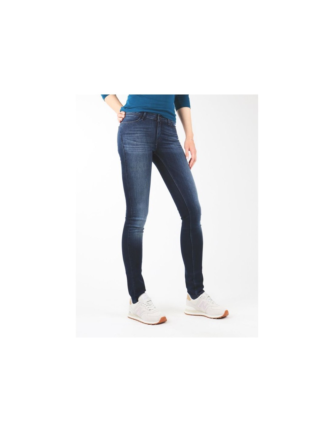 631401-thickbox_default-wrangler-jaclyn-dark-lake-w-w26du468y-jeans
