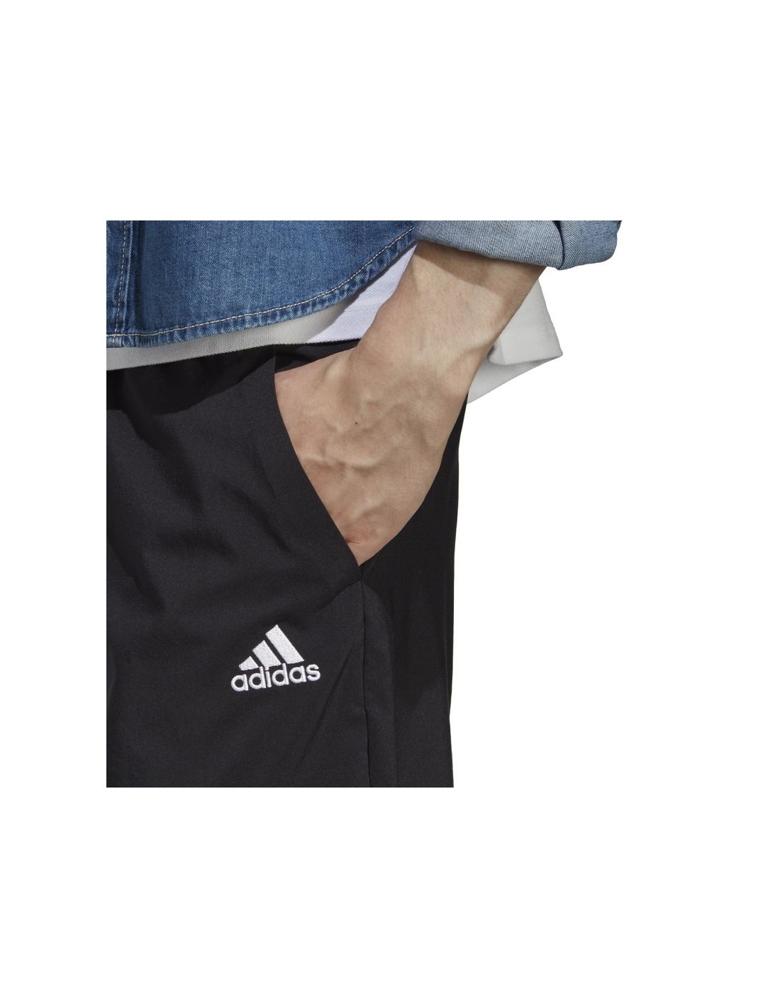 665388-thickbox_default-adidas-aeroready-essentials-chelsea-small-logo-m-ic9392-shorts