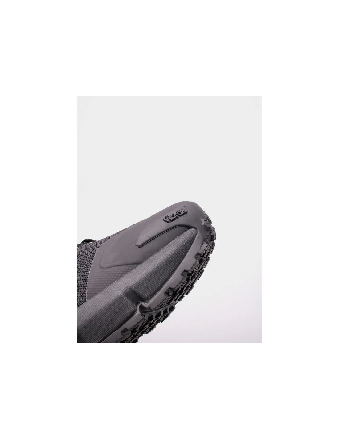 666630-thickbox_default-under-armour-valsetz-mid-m-shoes-3027382-001