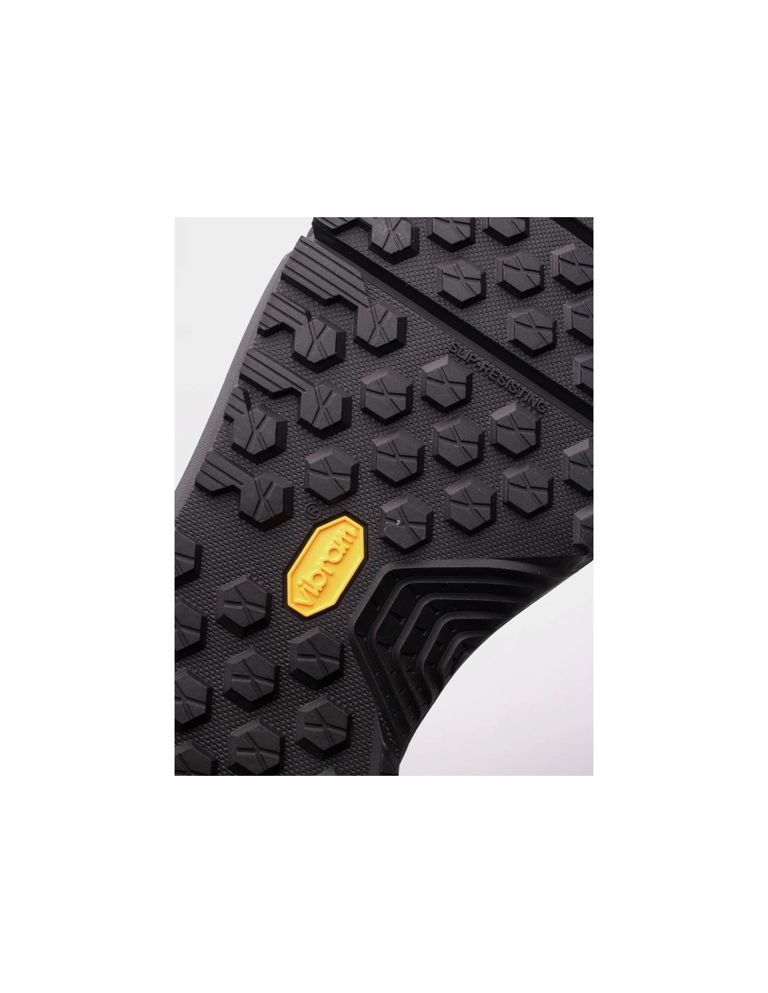 666632-thickbox_default-under-armour-valsetz-mid-m-shoes-3027382-001