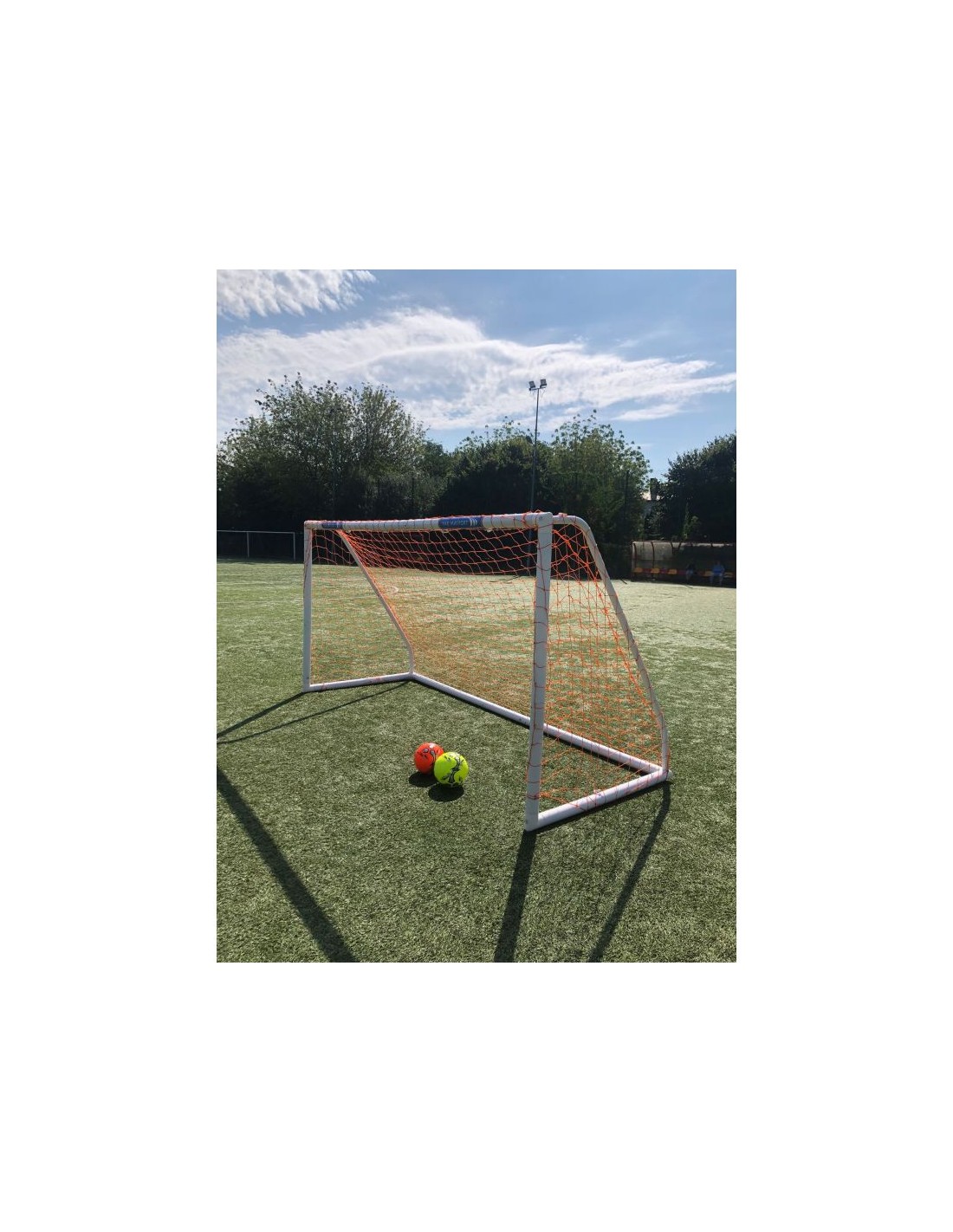 684656-thickbox_default-yakima-sport-portable-soccer-goal-100686