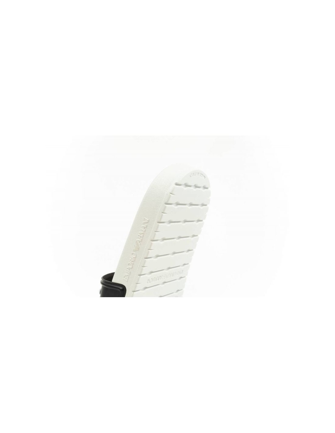 700237-thickbox_default-emporio-armani-m-xvps04d-850-flip-flops