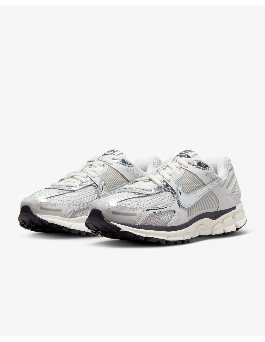 714532-thickbox_default-nike-air-zoom-vomero-5-pure-platinum-summit-white-womens-fd9919-001-mbs
