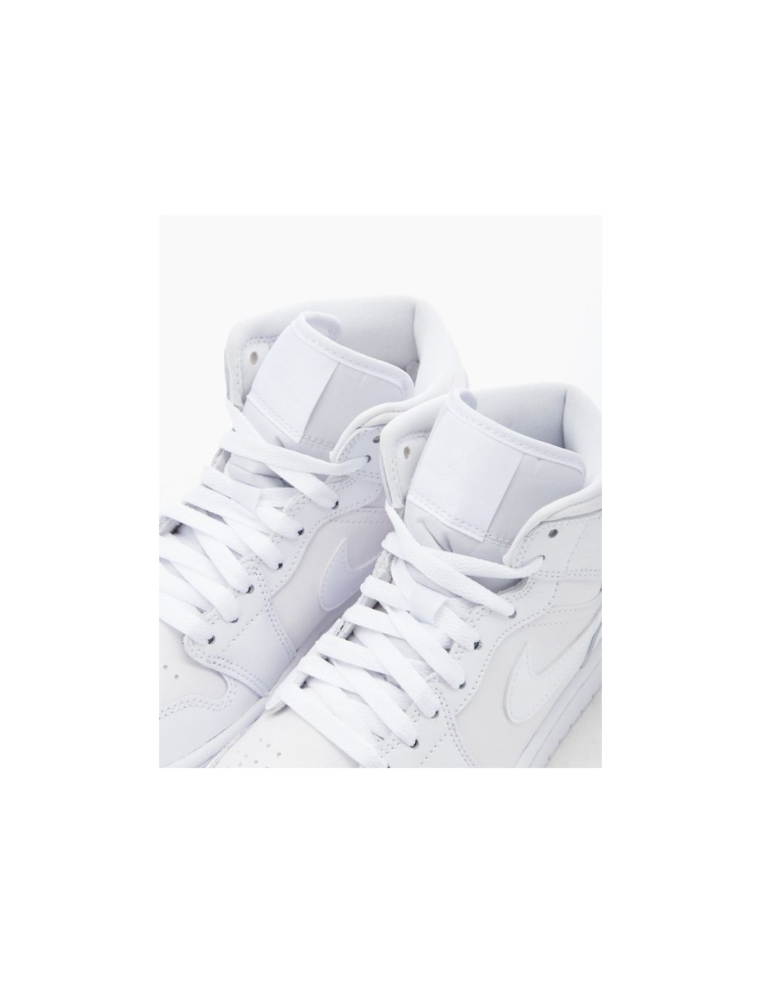 723325-thickbox_default-air-jordan-mid-triple-white-2022-womens-dv0991-111-mbs