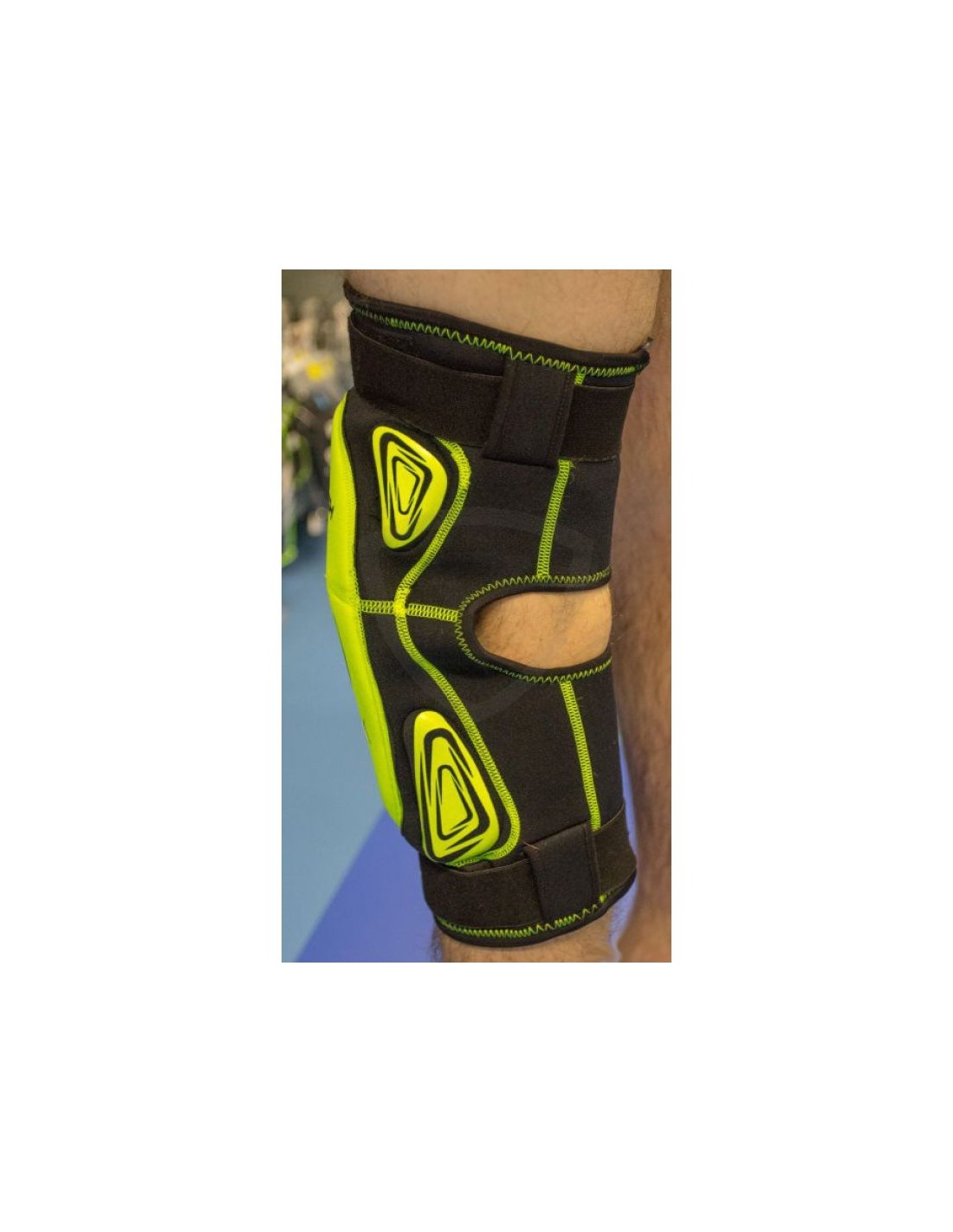796761-thickbox_default-tempish-react-pro-r2-floorball-kneepads-1350000509