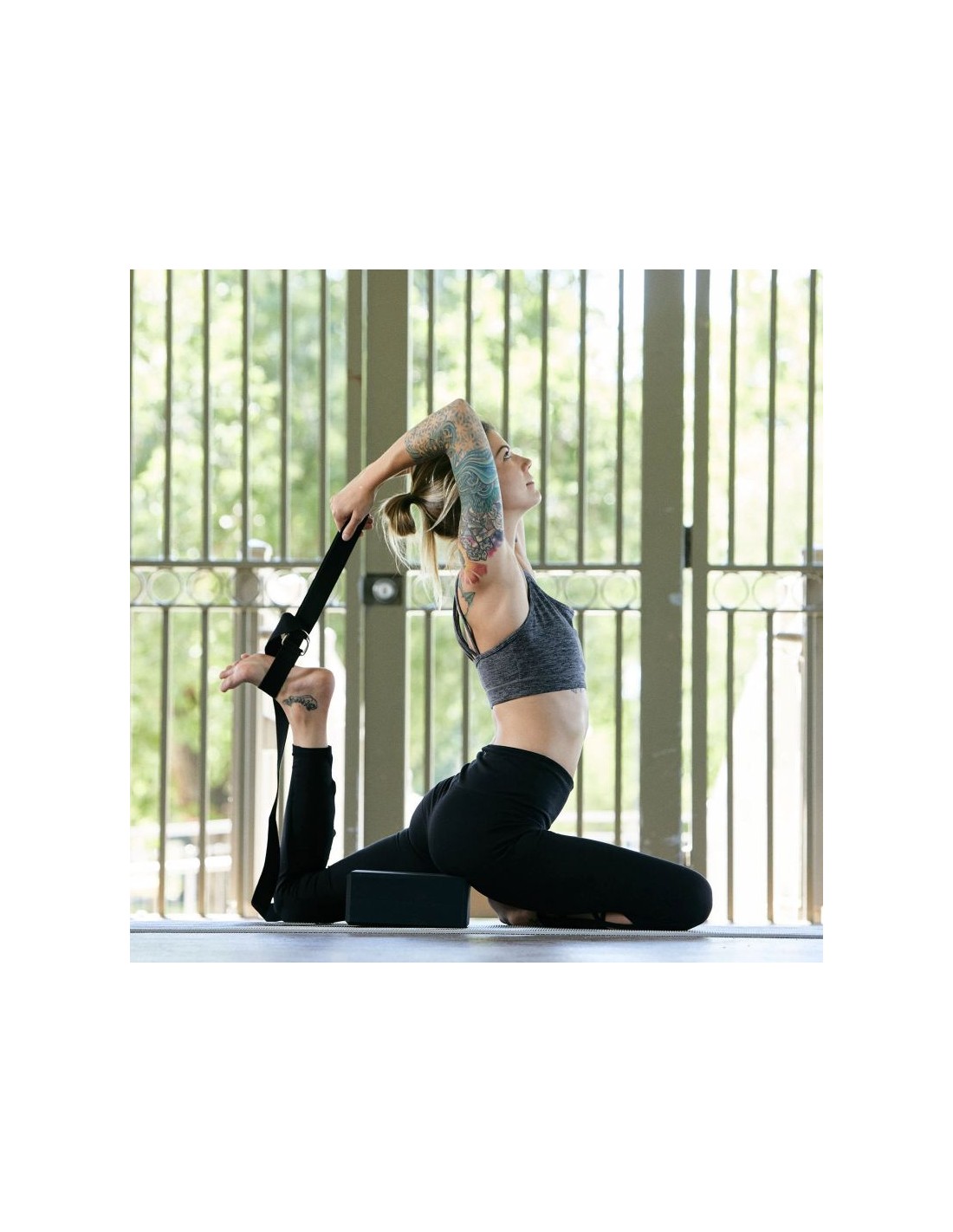 798662-thickbox_default-gaiam-yoga-cube-with-strap-63248
