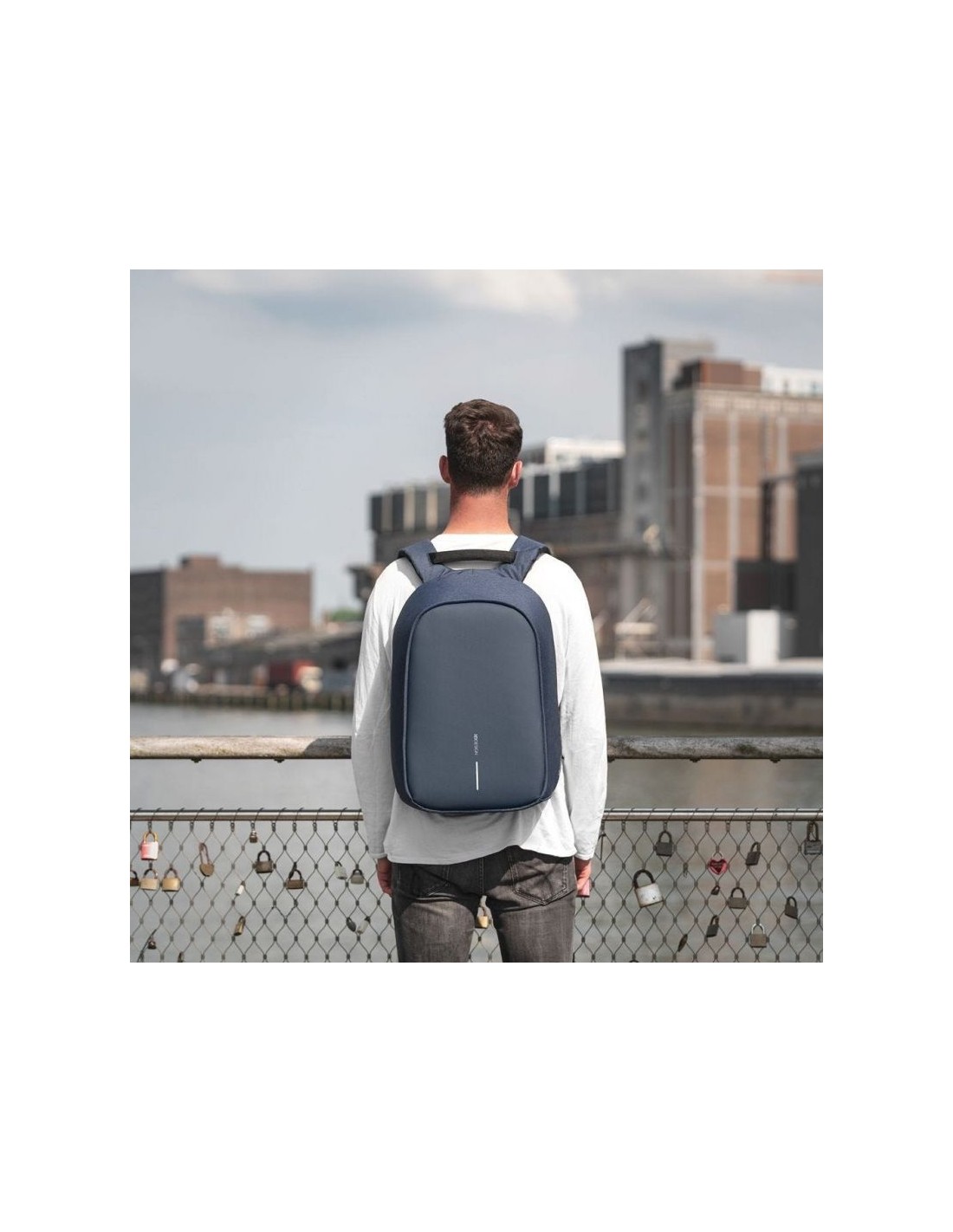 808347-thickbox_default-xd-design-anti-theft-backpack-bobby-hero-xl-navy-p-n-p705715