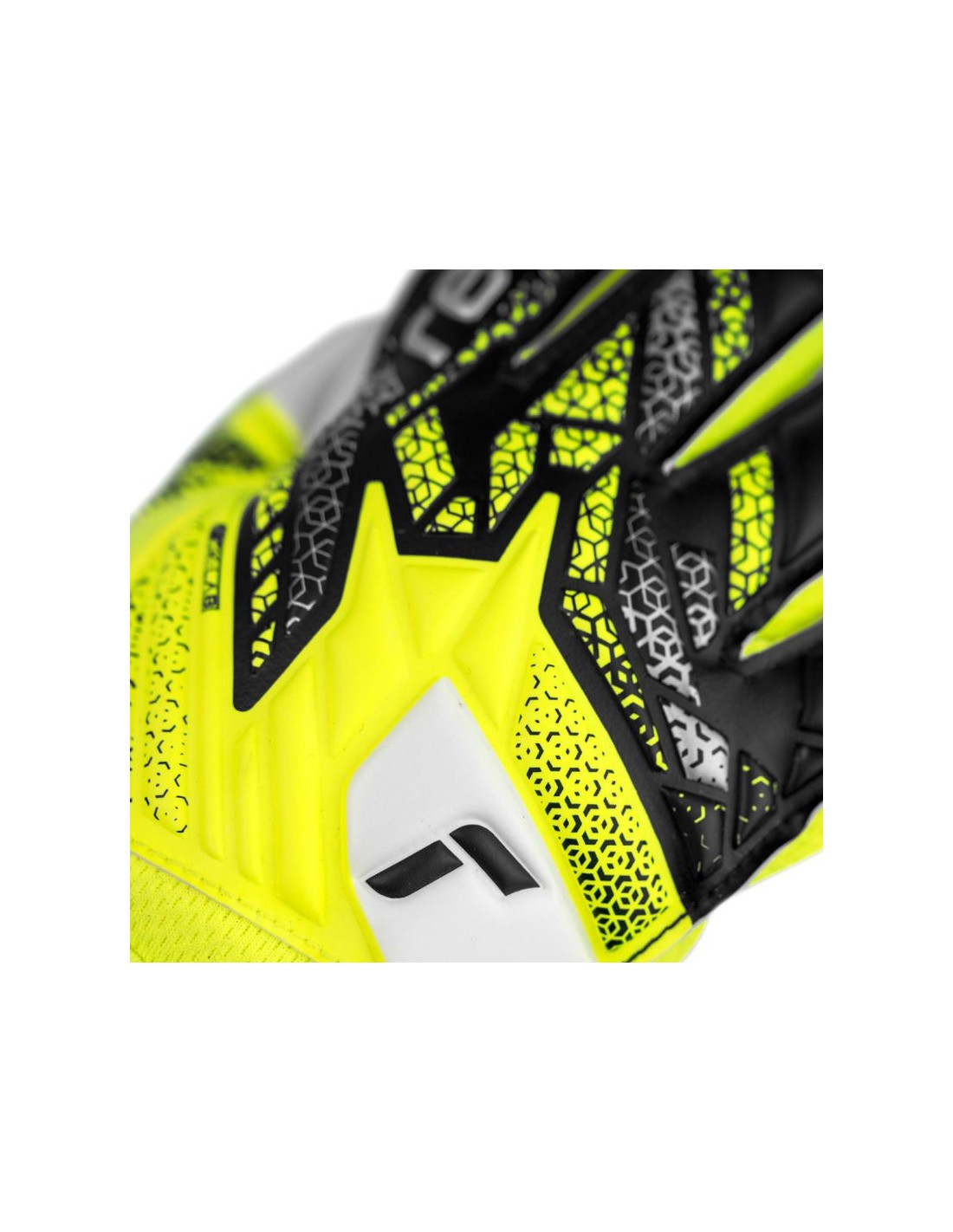 811027-thickbox_default-goalkeeper-gloves-reusch-attrakt-grip-jr-5572815-2014