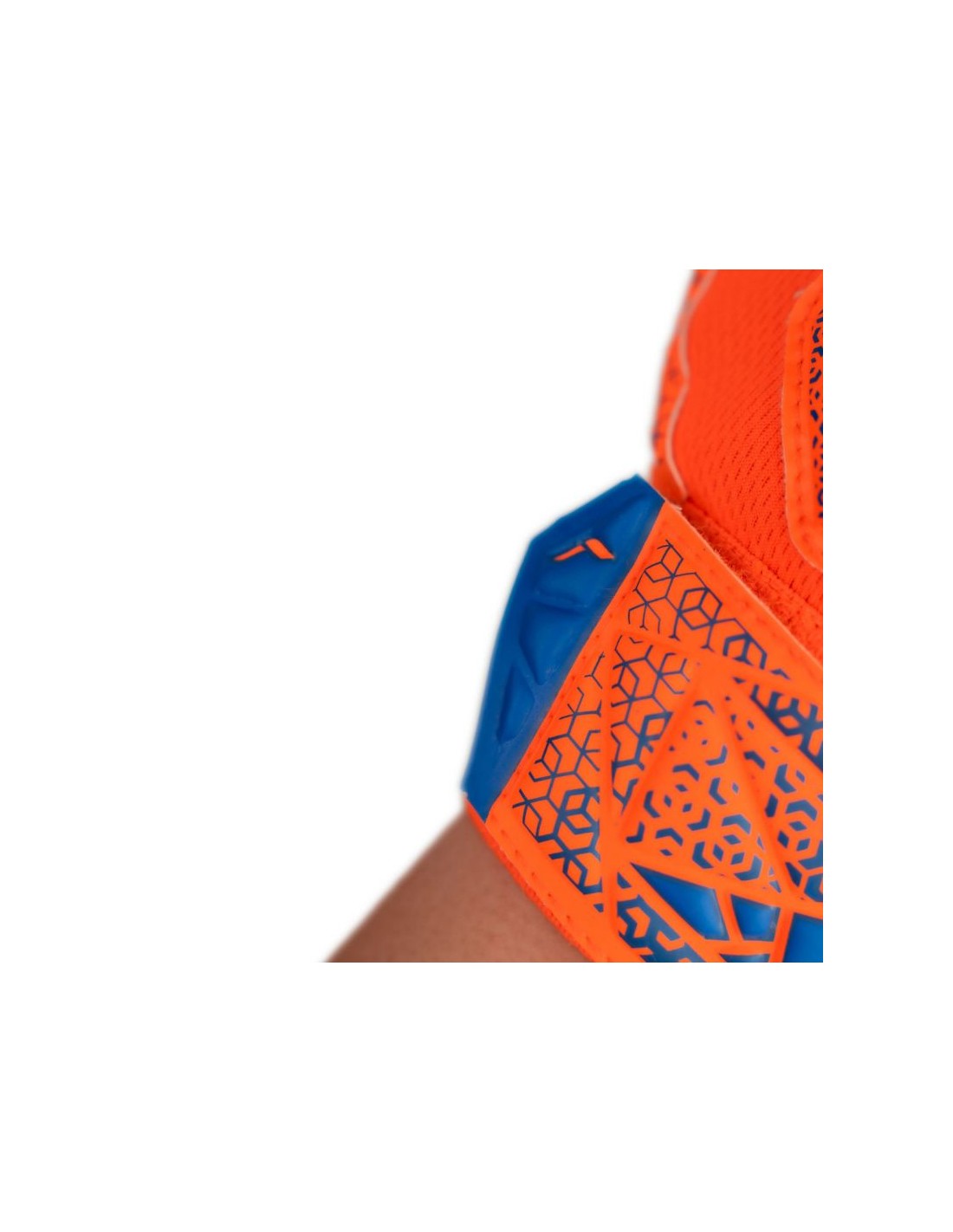 811143-thickbox_default-reusch-attrakt-starter-solid-finger-support-jr-5472511-2290-goalkeeper-gloves