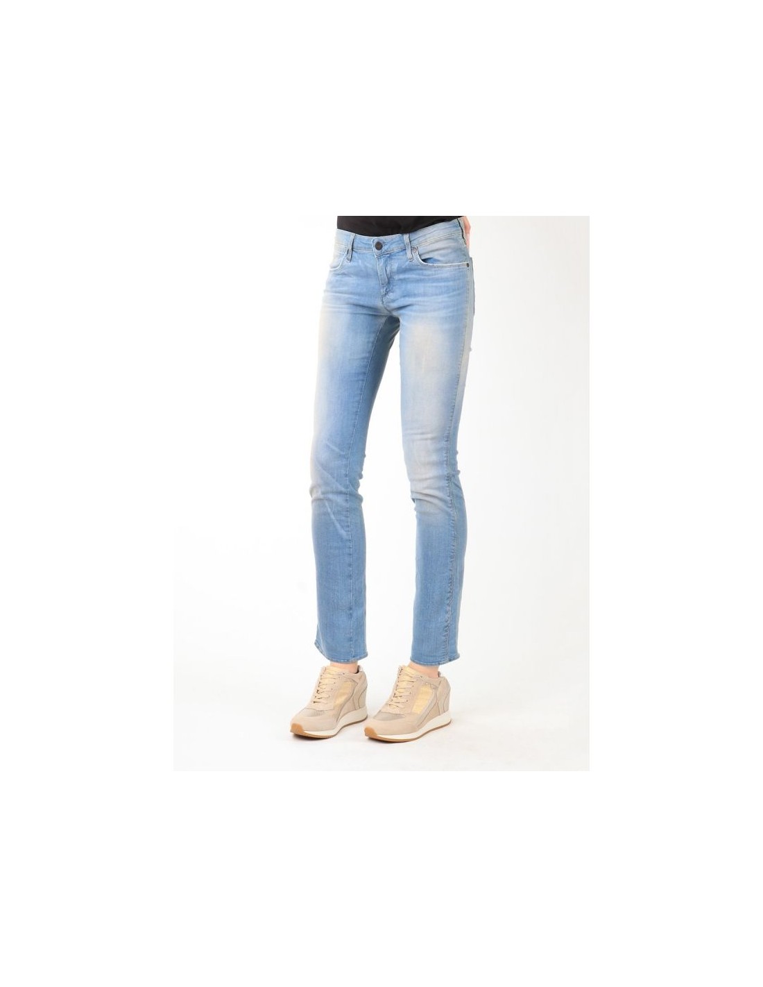 824776-thickbox_default-wrangler-vintage-dusk-258zw16m-jeans