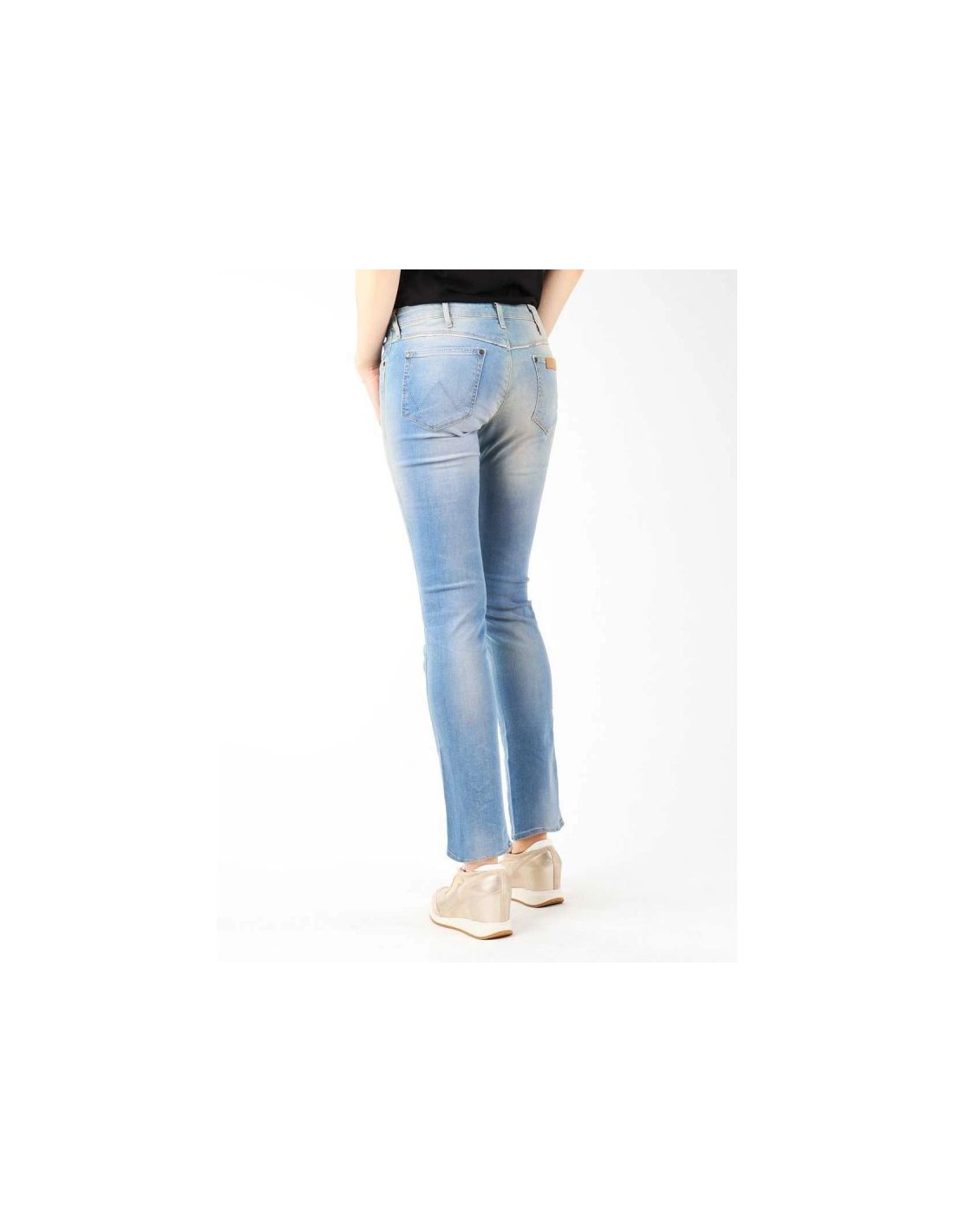 824781-thickbox_default-wrangler-vintage-dusk-258zw16m-jeans