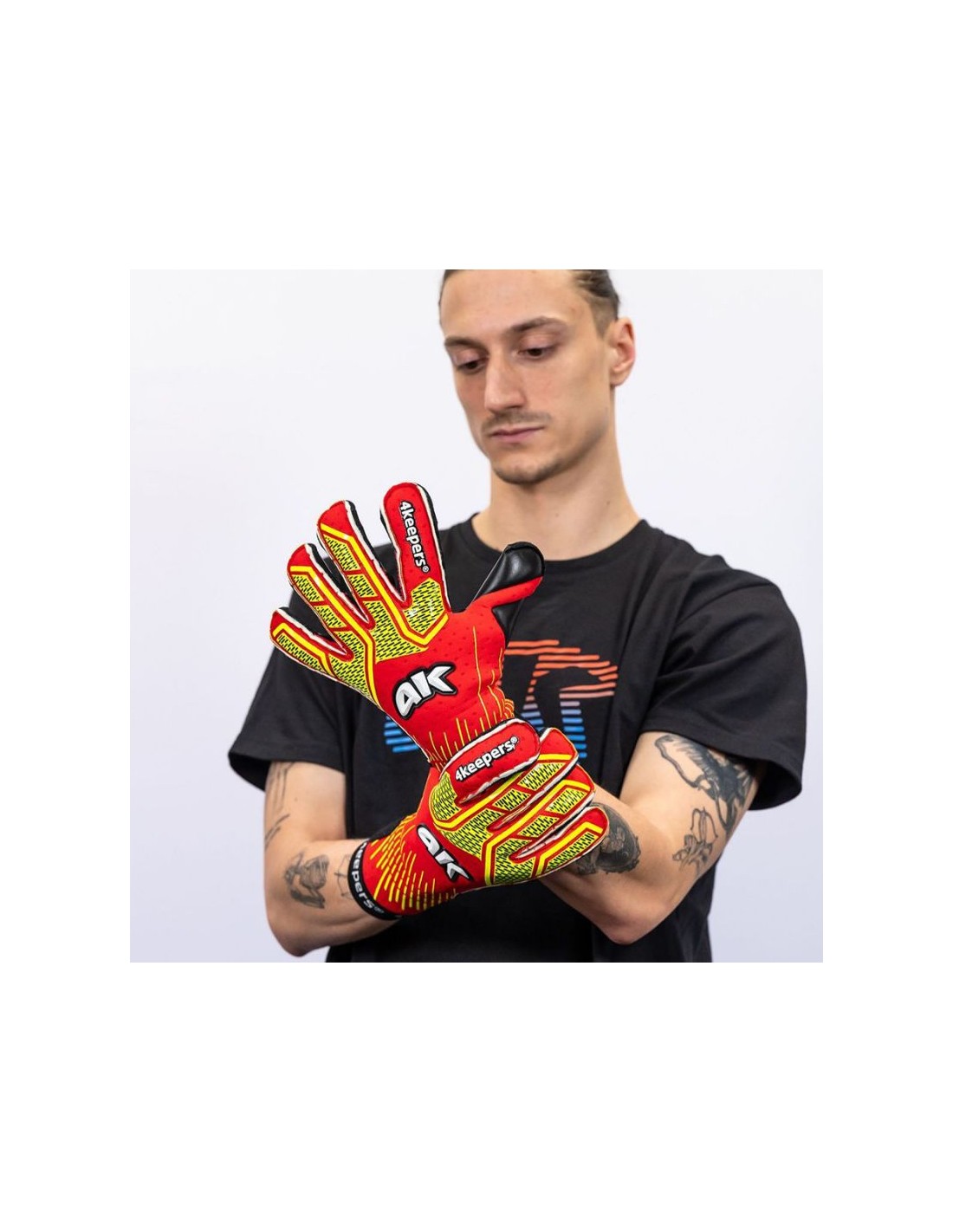 833063-thickbox_default-goalkeeping-gloves-4keepers-neo-elegant-neo-lava-rf2g-s982862