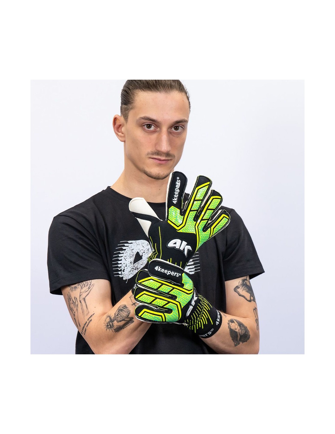 833095-thickbox_default-goalkeeping-gloves-4keepers-neo-volt-rf2g-s982886