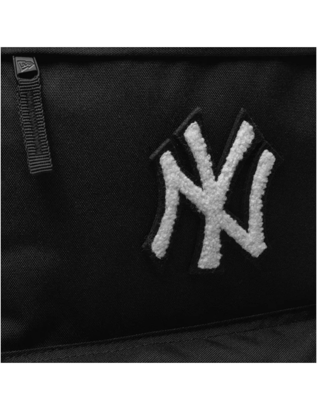 835777-thickbox_default-new-era-mlb-new-york-yankees-applique-backpack-60503787