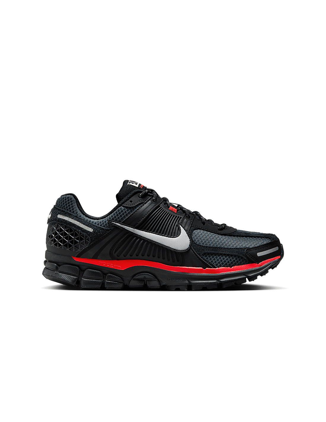 835909-thickbox_default-nike-zoom-vomero-5-black-metallic-university-red-hv2527-002-mbs