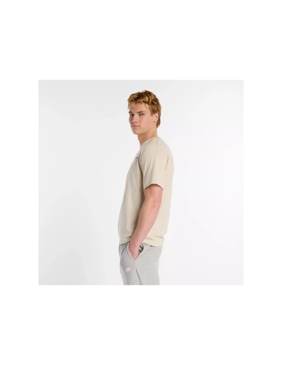 836644-thickbox_default-new-balance-reimagined-graphic-m-t-shirt-mt51507twf