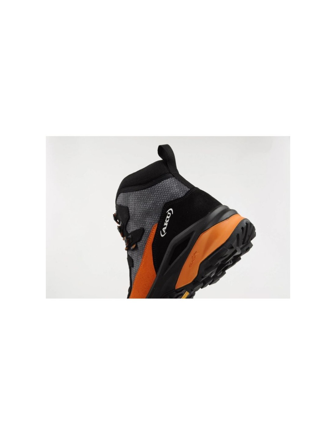 839592-thickbox_default-aku-adapta-gore-tex-m-494170-shoes