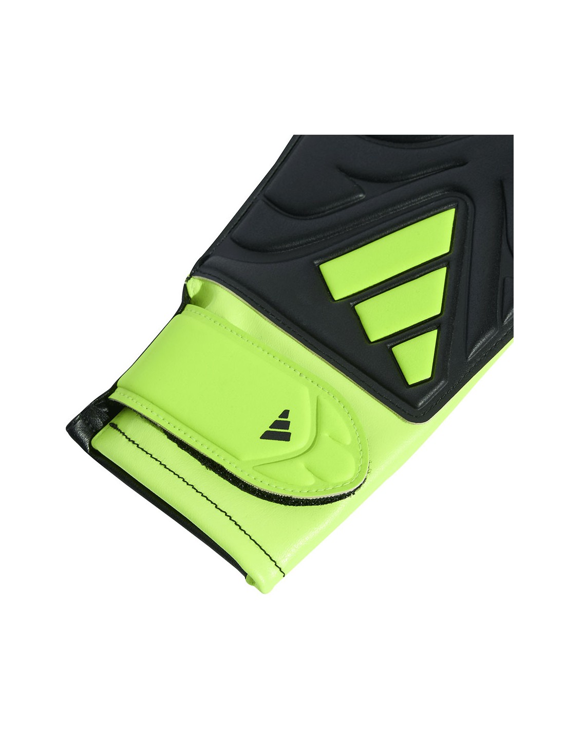 848019-thickbox_default-adidas-copa-club-jr-jn5341-goalkeeper-gloves
